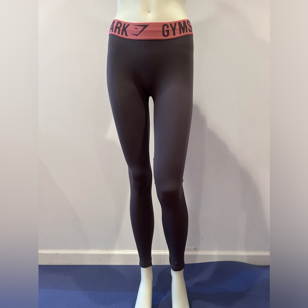 Seamless gray leggings